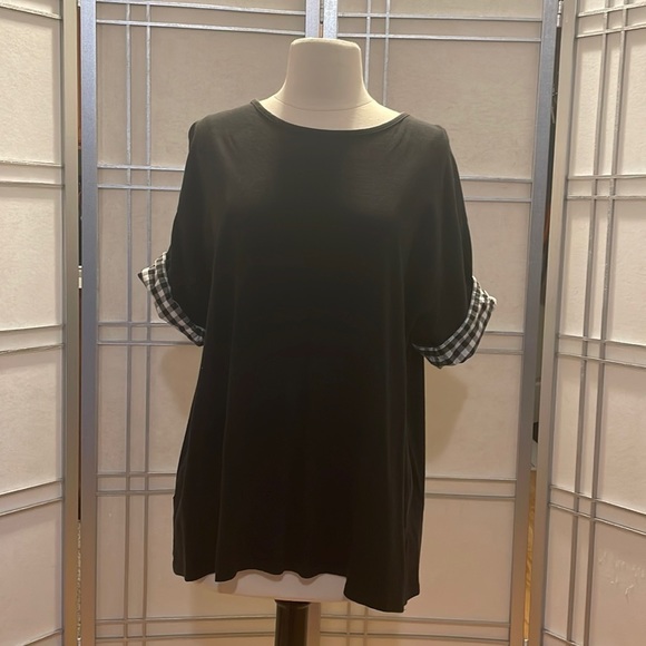 THE Limited - Black T-shirt with buffalo print sleeve turn up Size L - Picture 1 of 6